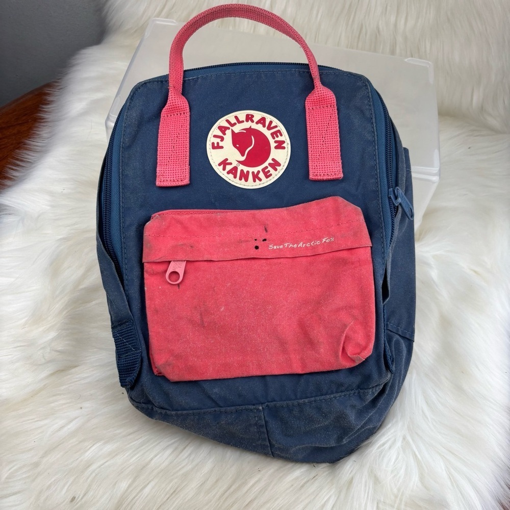 Fjallraven Kånken Blue and Pink Backpack